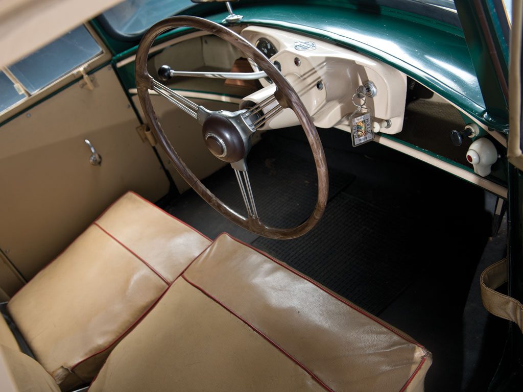 Bond Minicar Mark F Family Saloon