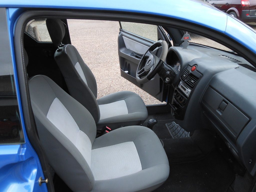 Aixam A.741 interior