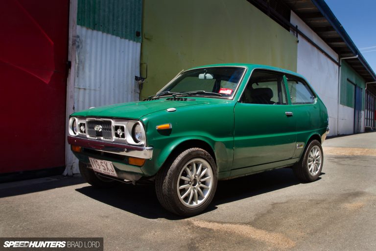 Mitsubishi Minica F4 Super Deluxe