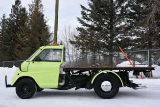 BMW master built Isetta styled truck with VW Type 3 engine for his shop – photo 5