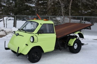 BMW master built Isetta styled truck with VW Type 3 engine for his shop – photo 13