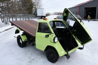 BMW master built Isetta styled truck with VW Type 3 engine for his shop – photo 16