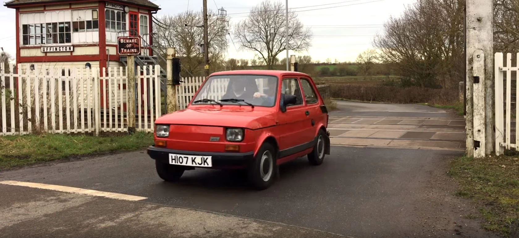 Watch how Fiat 126 break down twice during this test-drive
