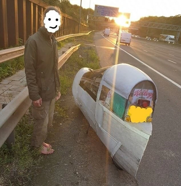 Unusual hybrid of motorcycle and car was stopped by the UK police – photo 1