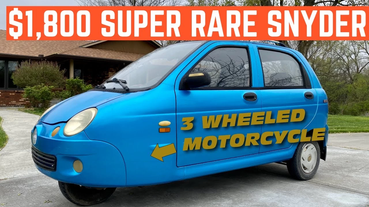 Snyder ST600-C is a three-wheeled motorcycle