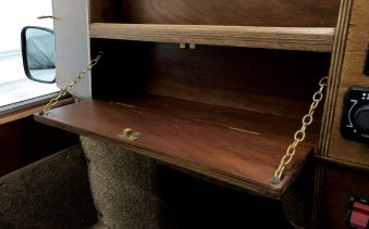 1981-Hustler-4-wood-glove