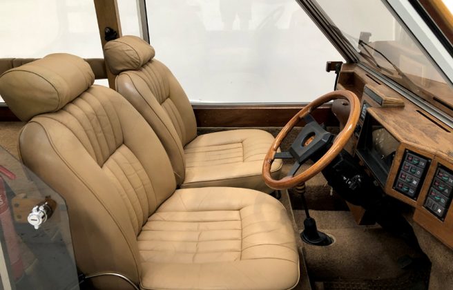 1981-Hustler-4-wood-seats2