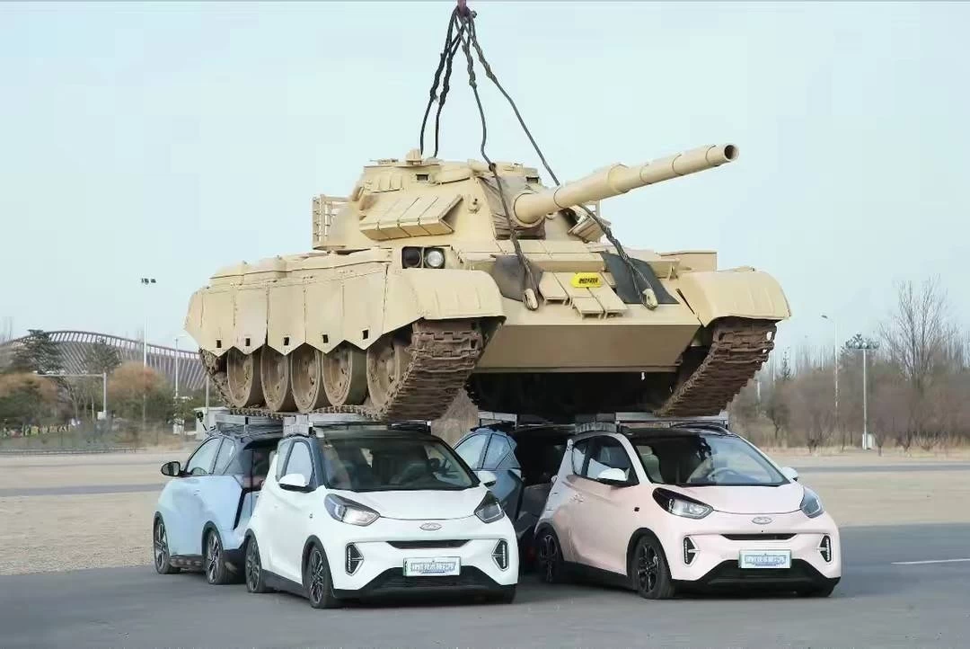 Chery Ant and a tank