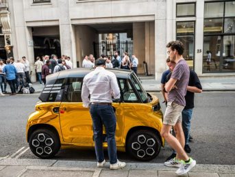 Citroen-Ami-VS-Supercars-9-2048x