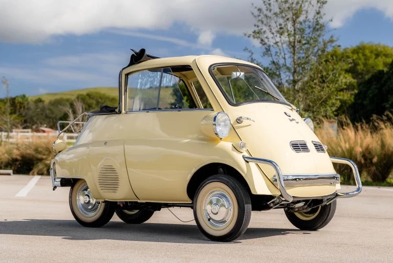 1959 BMW Isetta 300 Cabriolet “Tropenlüftung”