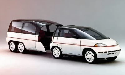 Plymouth Voyager III