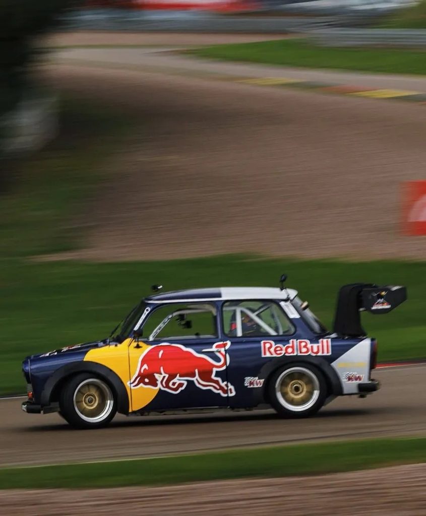 Trabant Turned Into a Beast: It Drifts, Makes 120 HP, and Has Suspension Worth Hundreds of Thousands of Crowns – photo 5