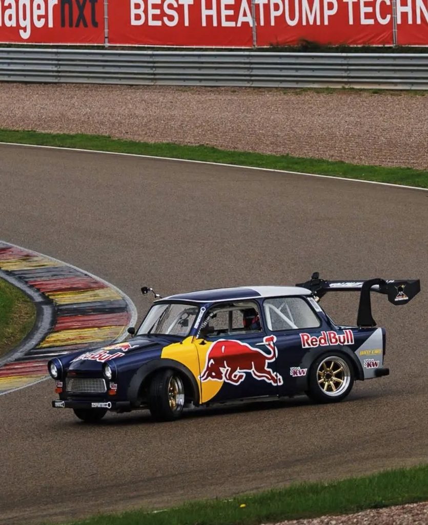 Trabant Turned Into a Beast: It Drifts, Makes 120 HP, and Has Suspension Worth Hundreds of Thousands of Crowns – photo 2
